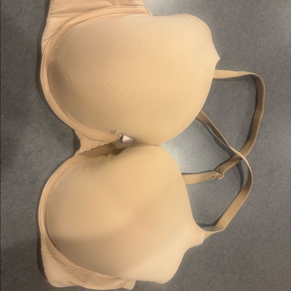 Victoria's Secret Light Tan Bra 40c